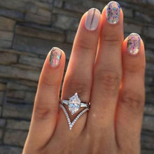 Load image into Gallery viewer, Crystal Ring