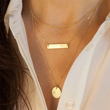Load image into Gallery viewer, Gold color crystal necklace