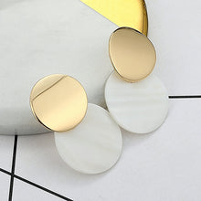 Load image into Gallery viewer, Shell Earring