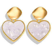 Load image into Gallery viewer, Gold  Heart Earring