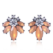 Load image into Gallery viewer, Vintage Antique Golden Earrings