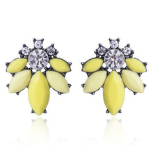 Load image into Gallery viewer, Vintage Antique Golden Earrings