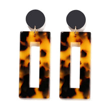 Load image into Gallery viewer, Gold  Heart Earring