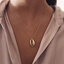 Load image into Gallery viewer, Seashell Necklace